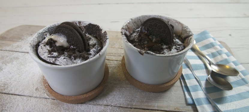 עוגת לבה עם קרם אוראו מתפרץ